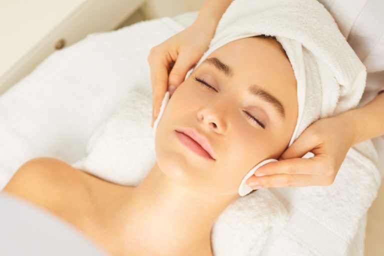 How Facials Improve Your Health and Wellbeing