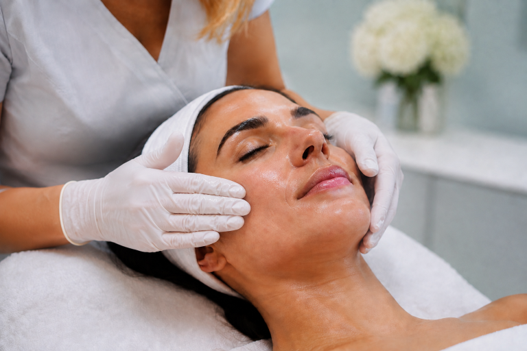 How Long Do HydraFacial Results Last? An Ottawa Guide